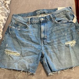 Old Navy High Rise Slouchy Straight Shorts